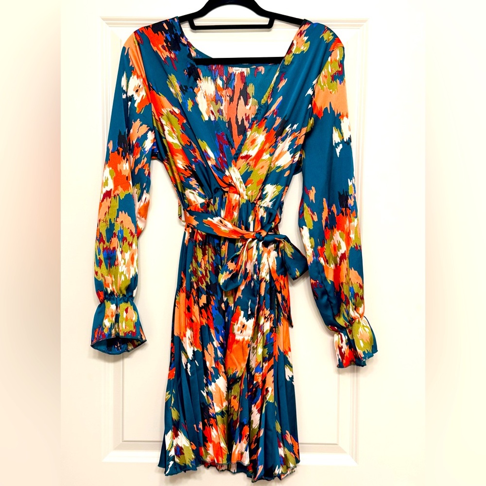 NWOT Abstract Floral Print Long Sleeve Dress with Pleated Skirt, Size:Large - Picture 3 of 6